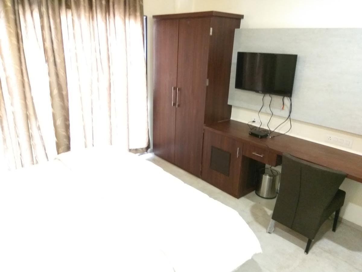 Manasi Inn Сатара Екстер'єр фото