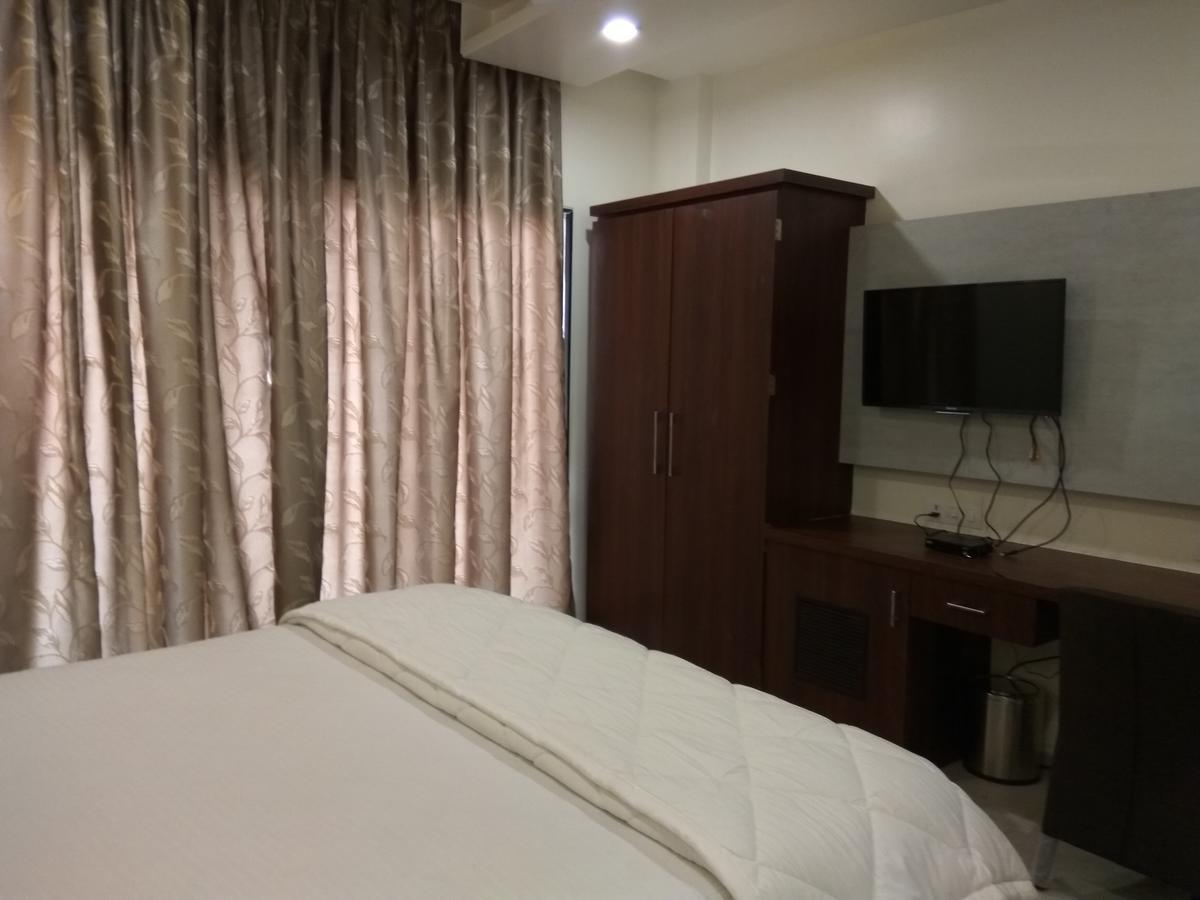 Manasi Inn Сатара Екстер'єр фото